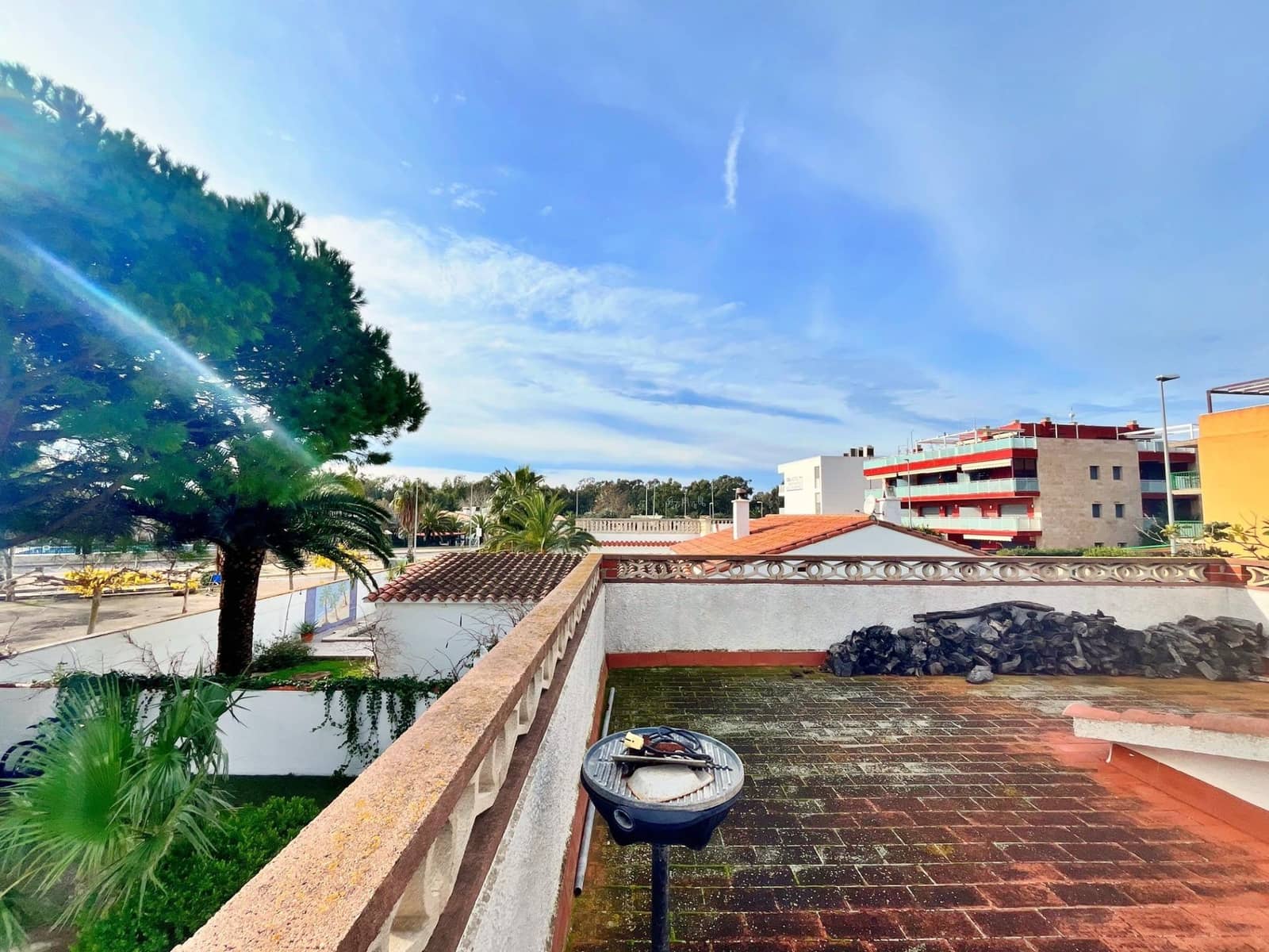 Chalet de 3 habitaciones en Amposta en venta con piscina - 350.000 € (Ref: 9516012)