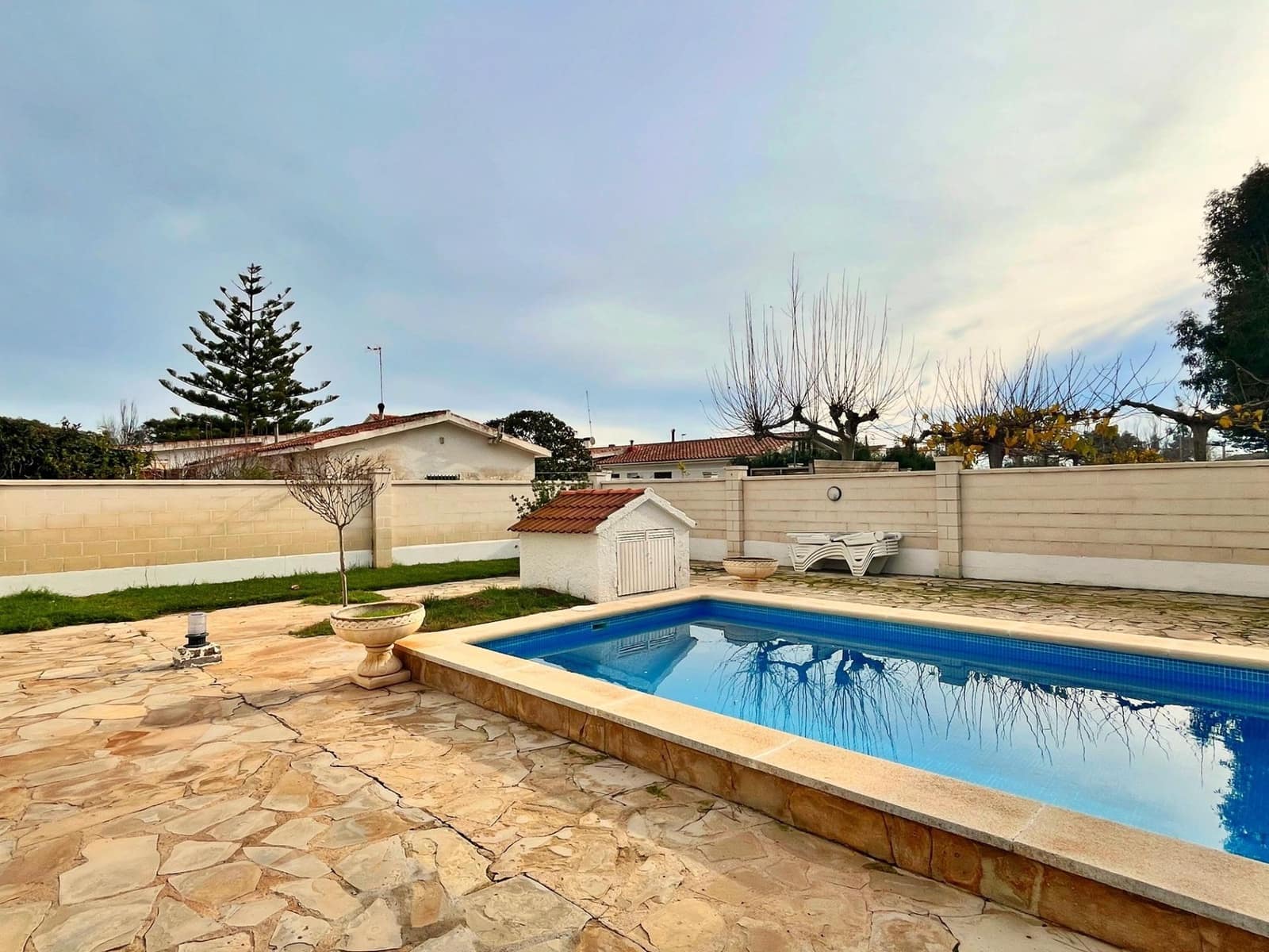 Chalet de 3 habitaciones en Amposta en venta con piscina - 350.000 € (Ref: 9516012)