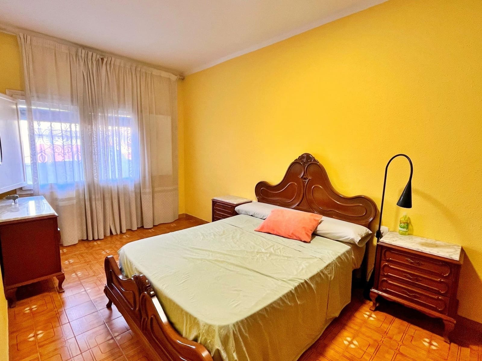 3 bedroom Flat for sale in Tortosa - € 94,000 (Ref: 9533647)