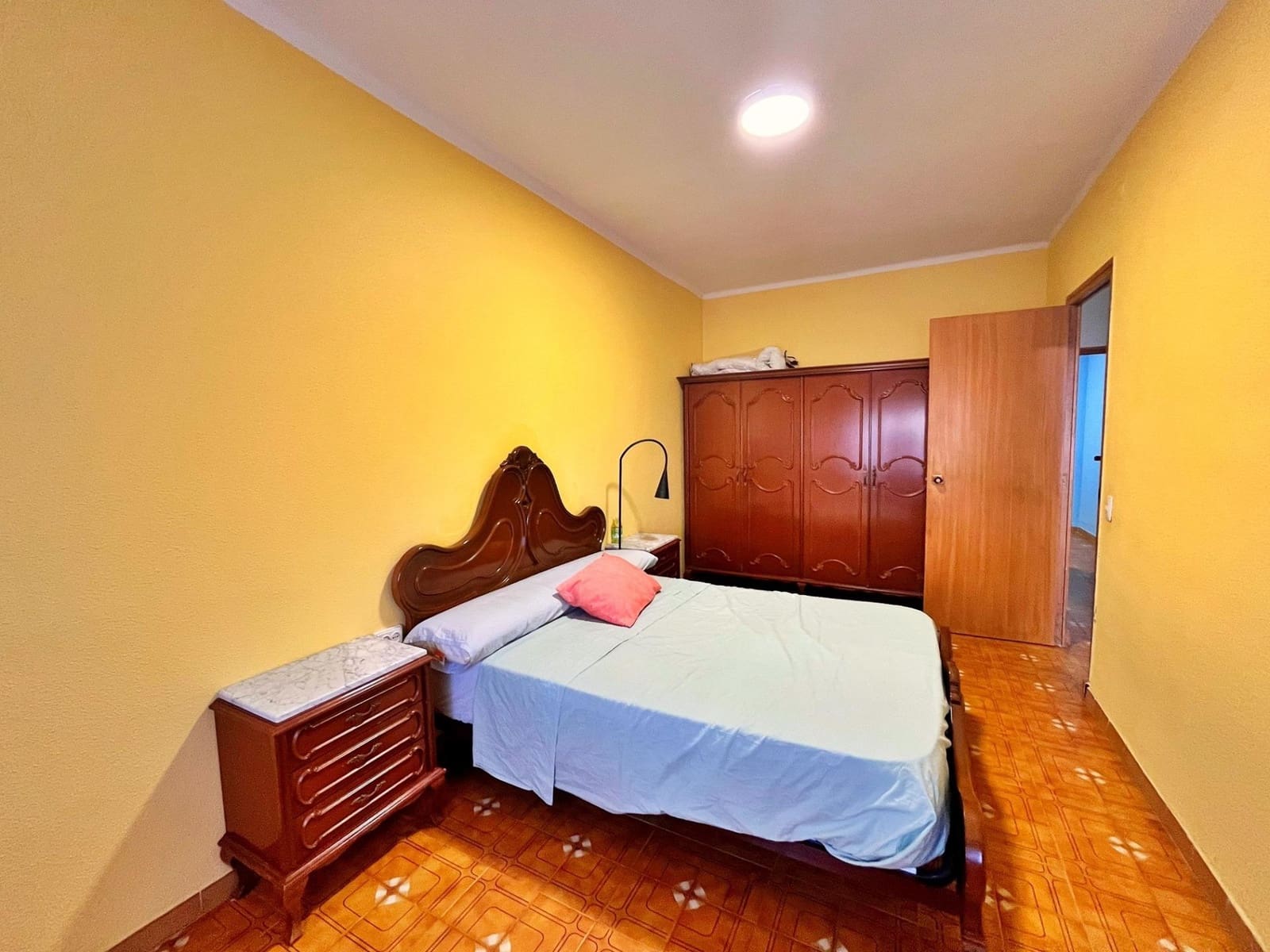 3 bedroom Flat for sale in Tortosa - € 94,000 (Ref: 9533647)