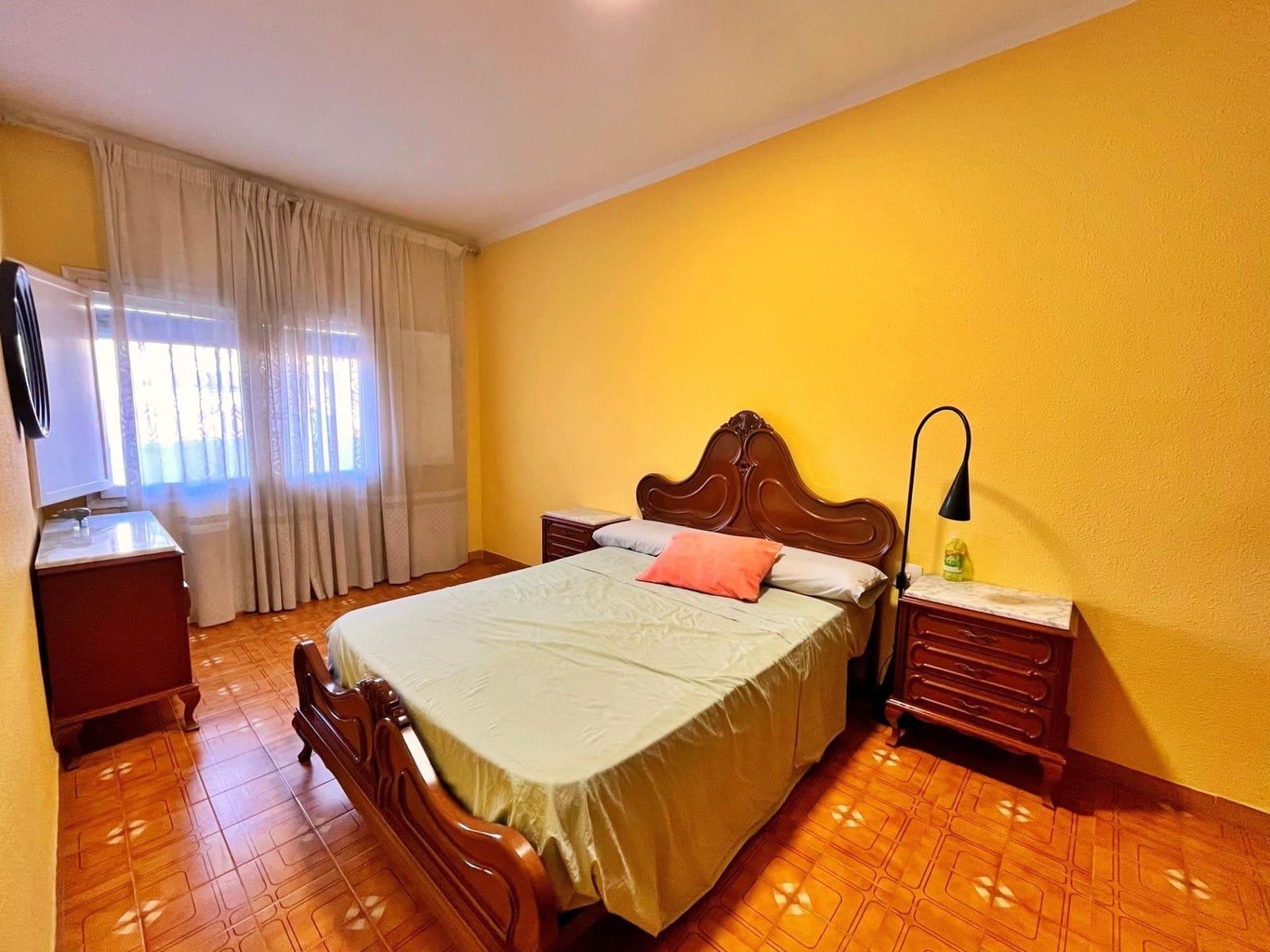 3 bedroom Flat for sale in Tortosa - € 94,000 (Ref: 9533647)