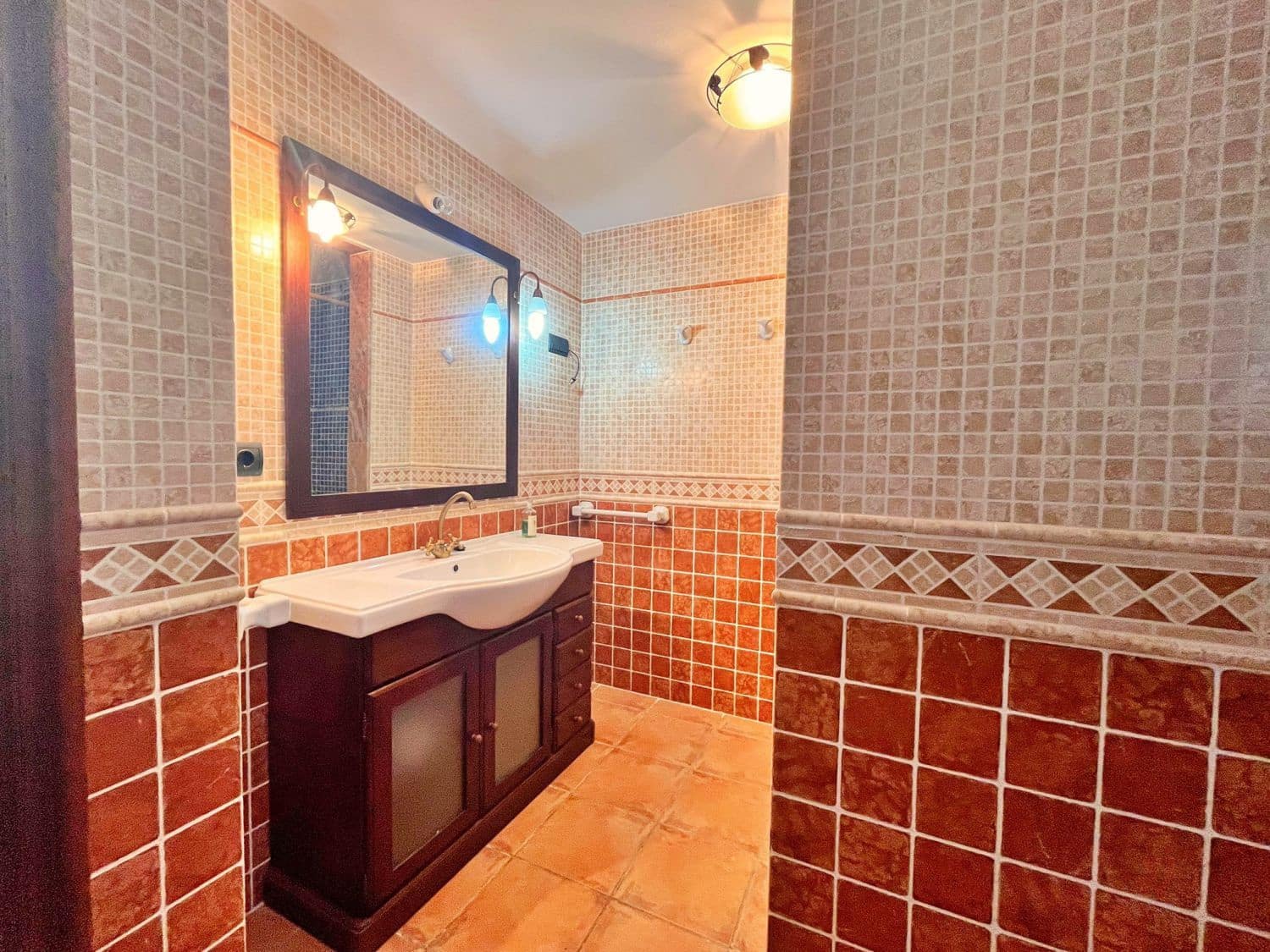 6 bedroom Villa for sale in Camarles - € 630,000 (Ref: 9533648)