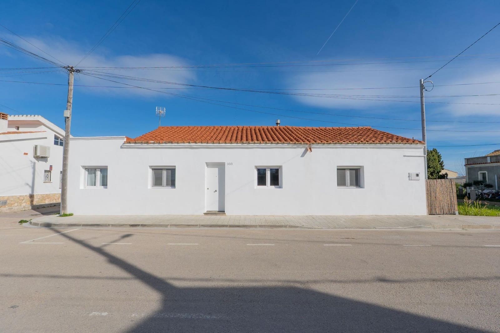 4 bedroom Villa for sale in Sant Jaume d'Enveja - € 298,000 (Ref: 9611468)