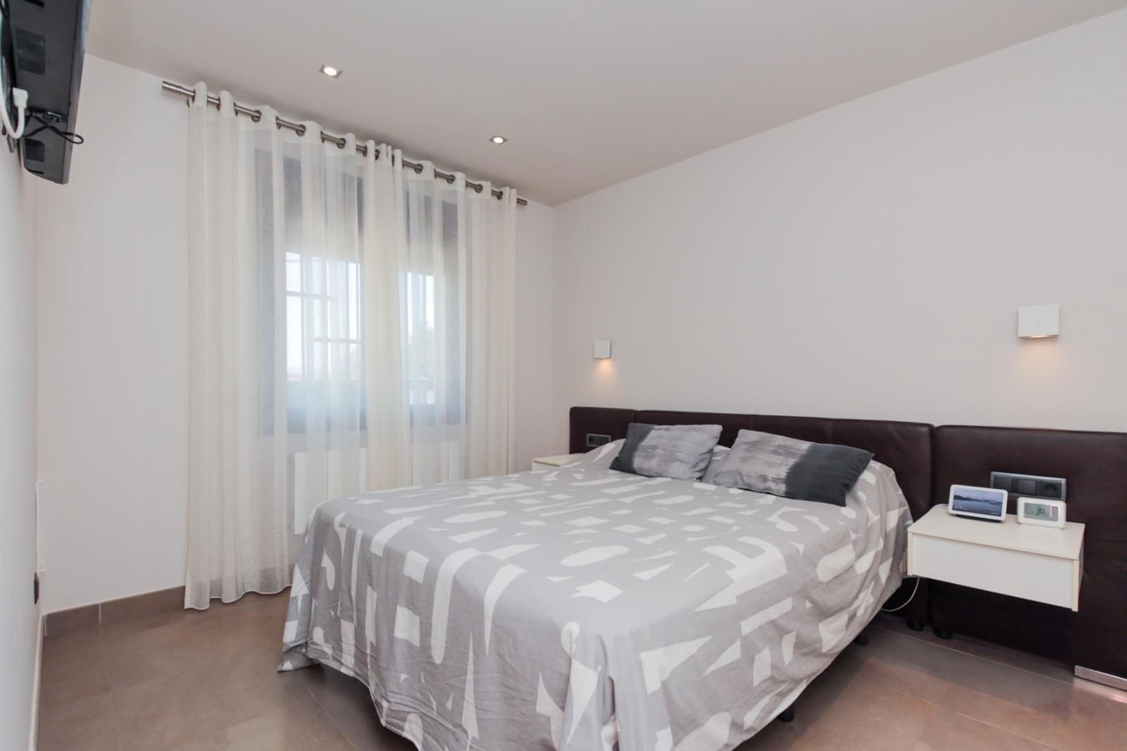 4 bedroom Villa for sale in Tortosa - € 595,000 (Ref: 9634158)