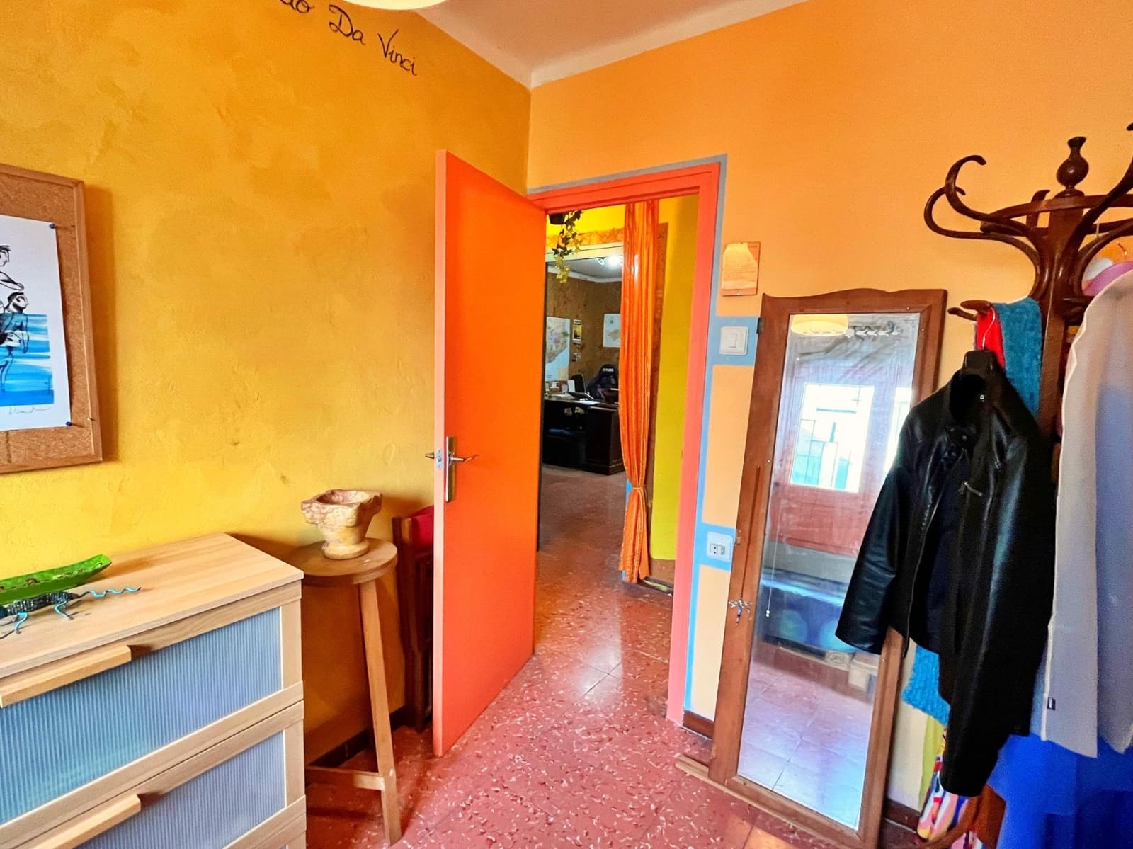 4 bedroom Flat for sale in Tortosa - € 65,000 (Ref: 9711914)