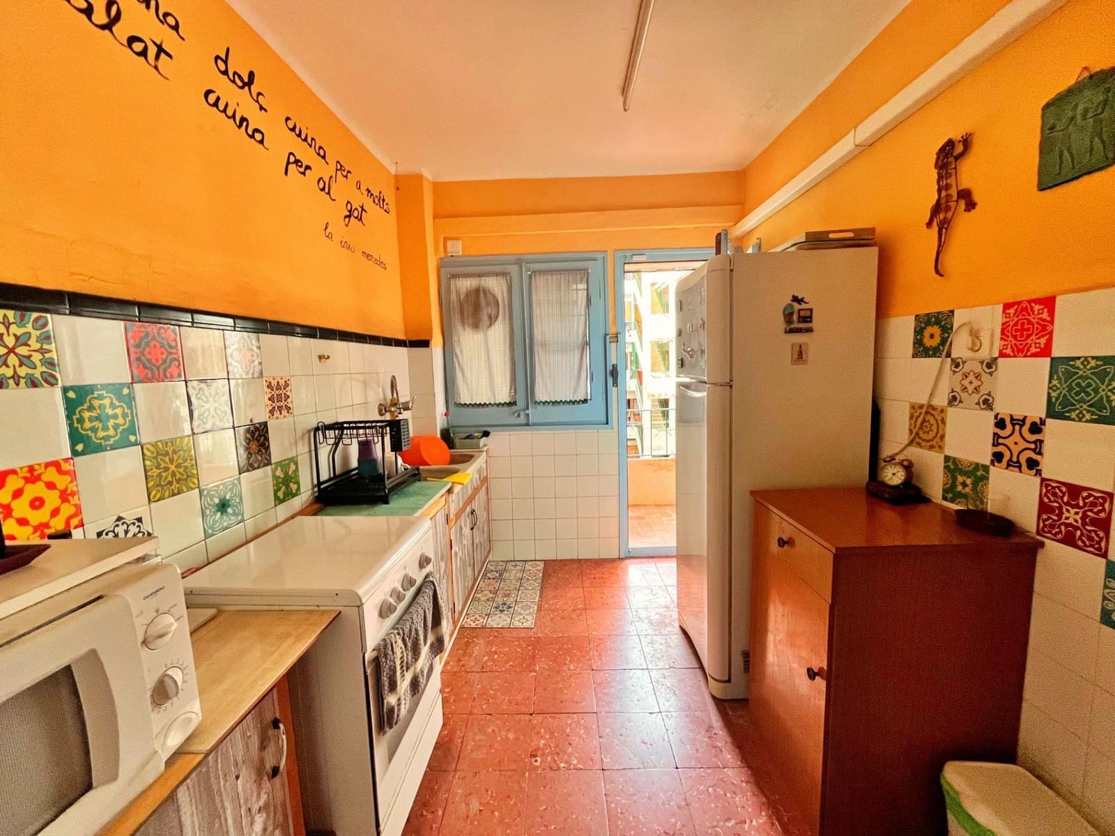 4 bedroom Flat for sale in Tortosa - € 65,000 (Ref: 9711914)