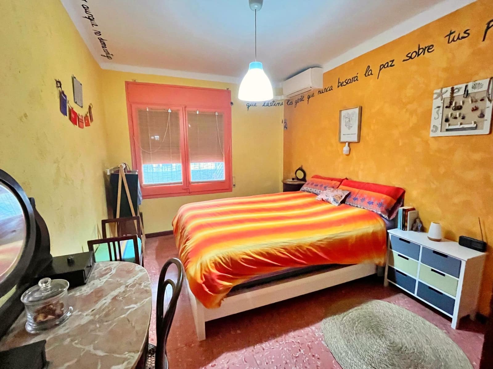 4 bedroom Flat for sale in Tortosa - € 65,000 (Ref: 9711914)