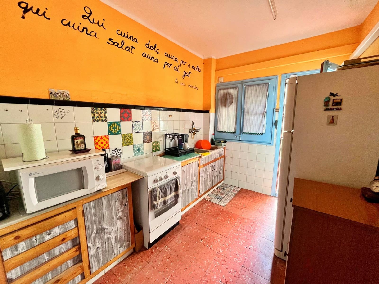 4 bedroom Flat for sale in Tortosa - € 65,000 (Ref: 9711914)