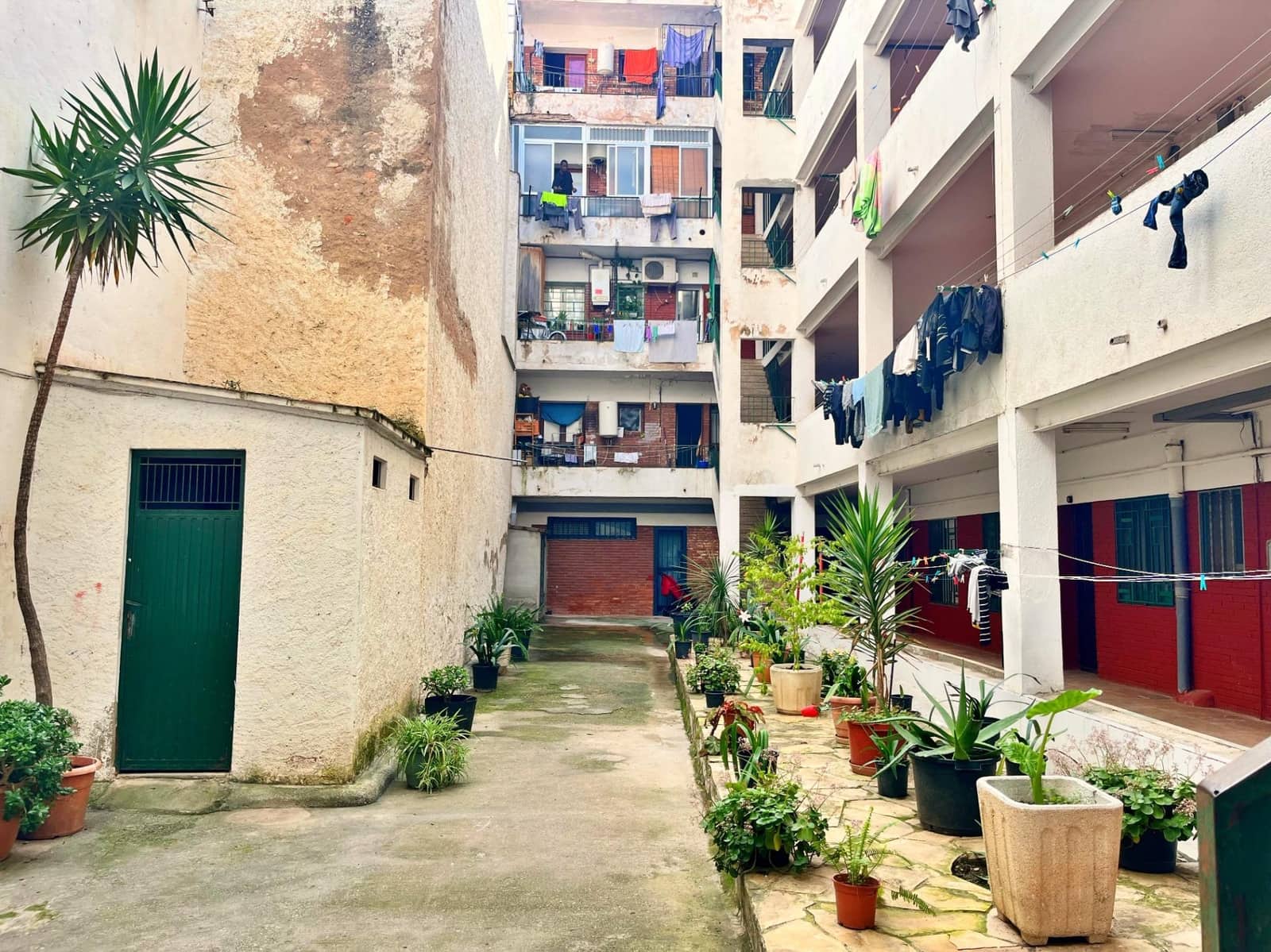 4 bedroom Flat for sale in Tortosa - € 65,000 (Ref: 9711914)