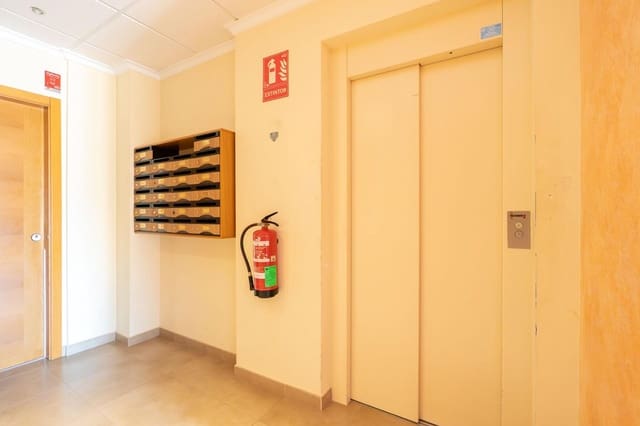 2 soveværelse Lejlighed til salg i L'Aldea med swimmingpool - € 85.000 (Ref: 9711915)