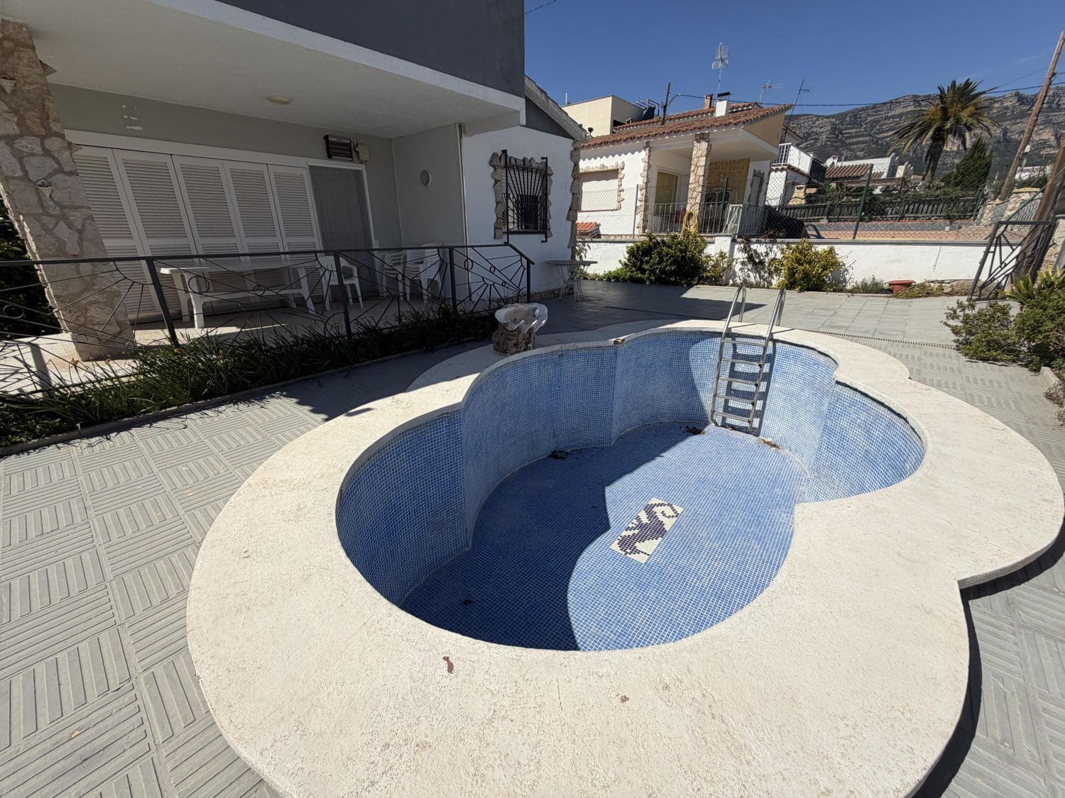 4 bedroom Villa for sale in Alcanar with pool garage - € 372,500 (Ref: 9711917)