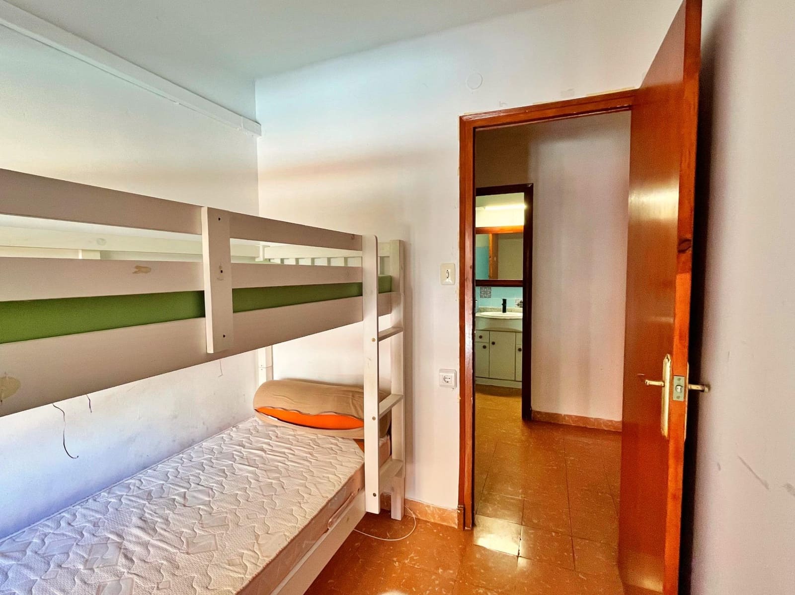 3 bedroom Flat for sale in Tortosa - € 105,000 (Ref: 9714868)