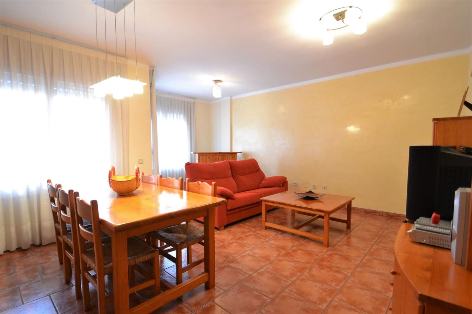 Piso de 4 habitaciones en Deltebre en venta - 116.000 € (Ref: 9770596)