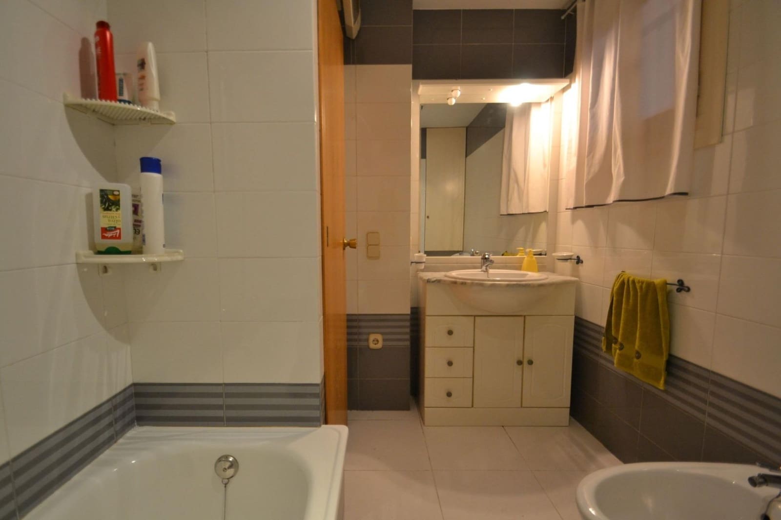 Piso de 4 habitaciones en Deltebre en venta - 116.000 € (Ref: 9770596)