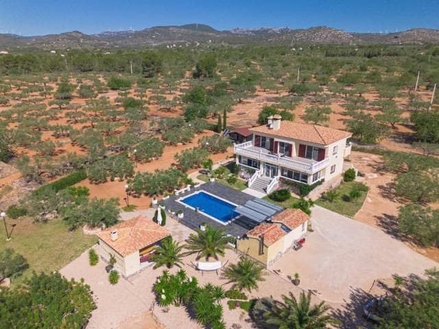 2 soveværelse Villa til salg i L'Ampolla med swimmingpool - € 685.000 (Ref: 9770599)