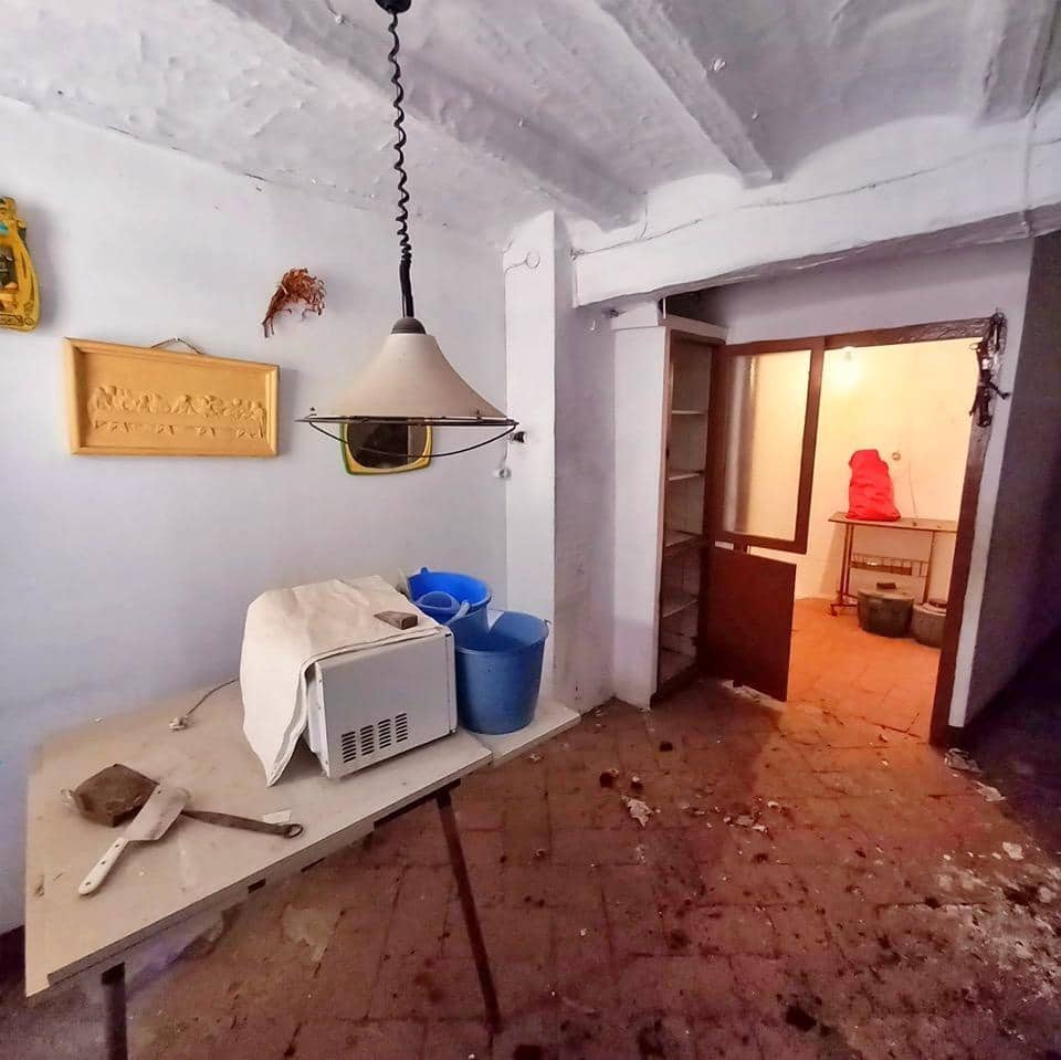 3 soveværelse Byhus til salg i Tivenys - € 23.000 (Ref: 9820442)
