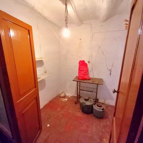 3 soveværelse Byhus til salg i Tivenys - € 23.000 (Ref: 9820442)