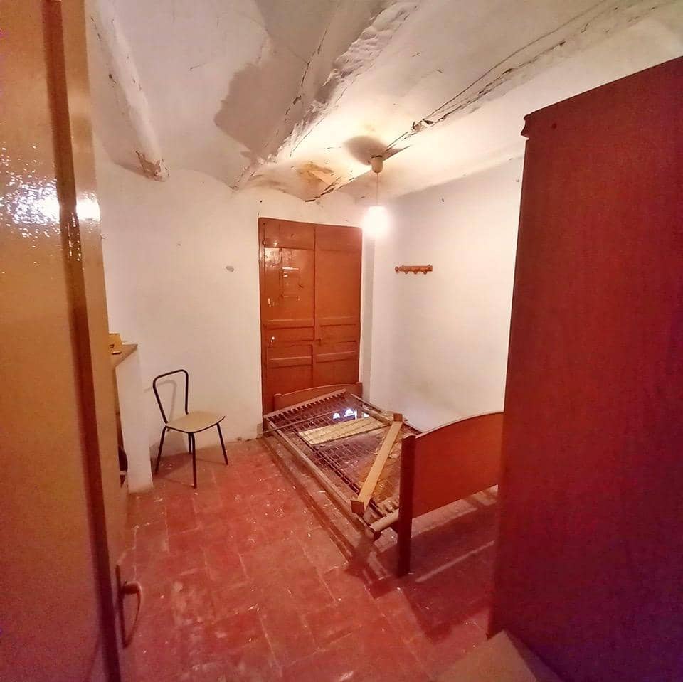 3 soveværelse Byhus til salg i Tivenys - € 23.000 (Ref: 9820442)