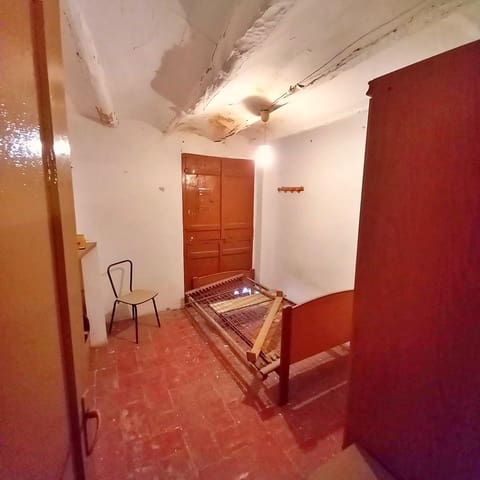 3 soveværelse Byhus til salg i Tivenys - € 23.000 (Ref: 9820442)
