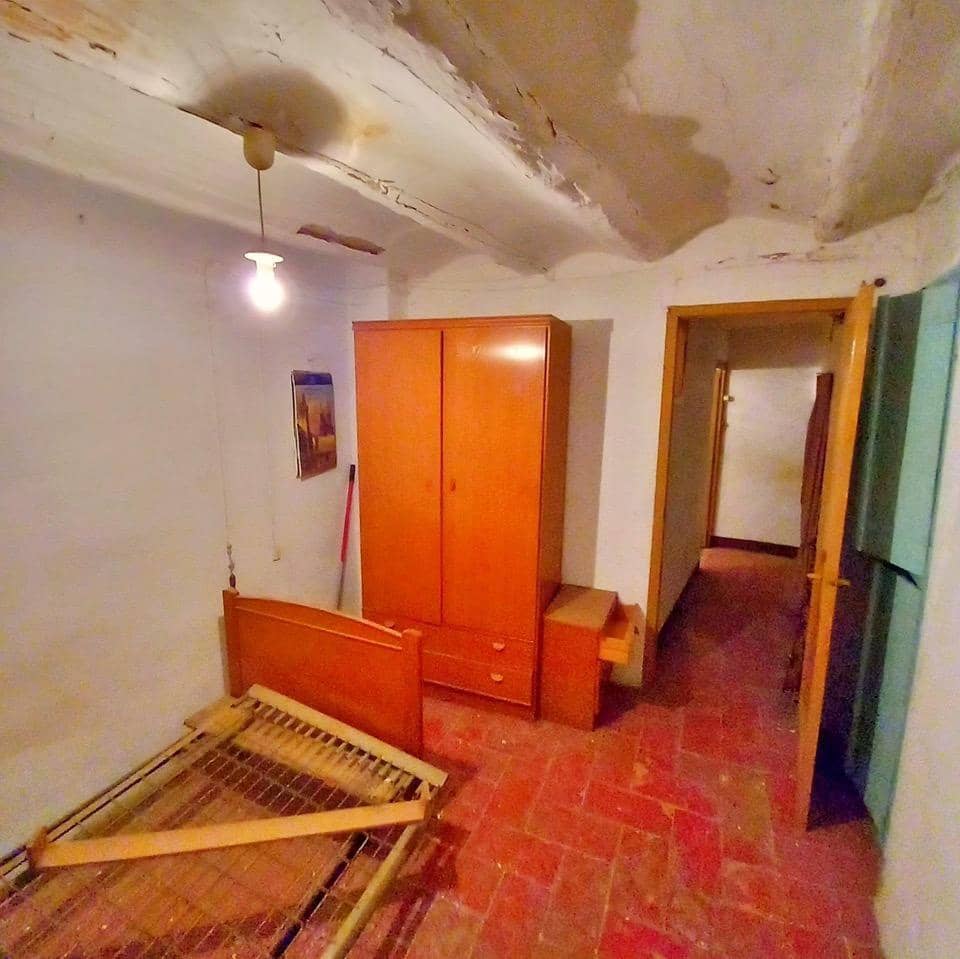 3 soveværelse Byhus til salg i Tivenys - € 23.000 (Ref: 9820442)