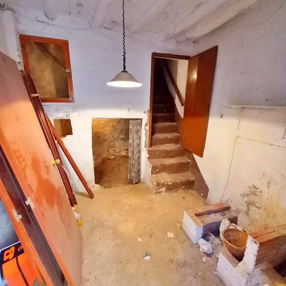 3 soveværelse Byhus til salg i Tivenys - € 23.000 (Ref: 9820442)