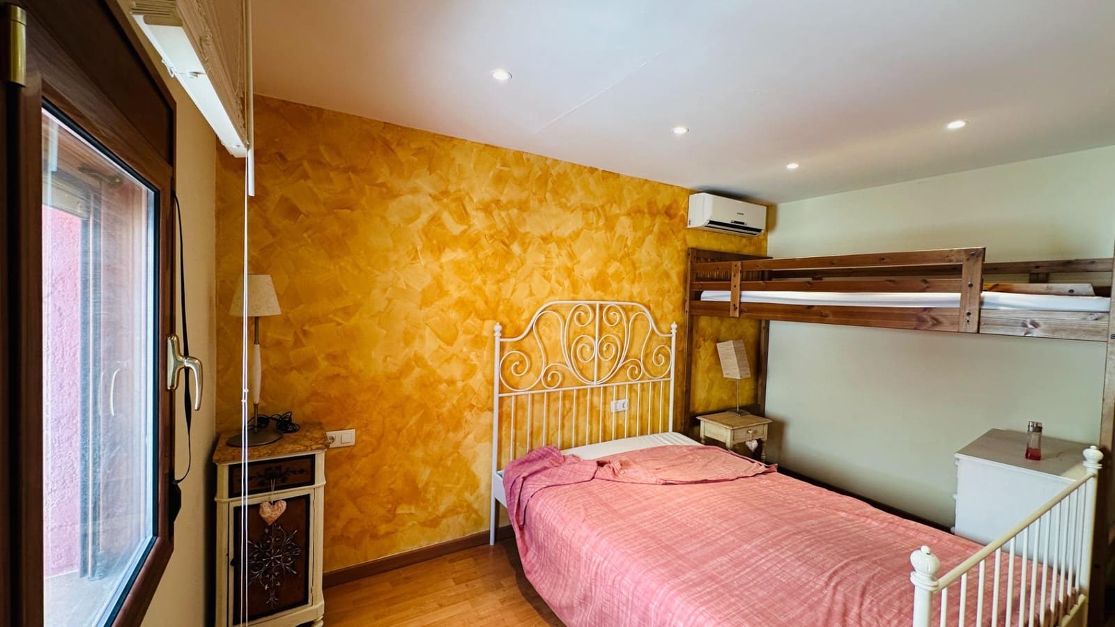 5 bedroom Townhouse for sale in Amposta - € 229,500 (Ref: 9825198)