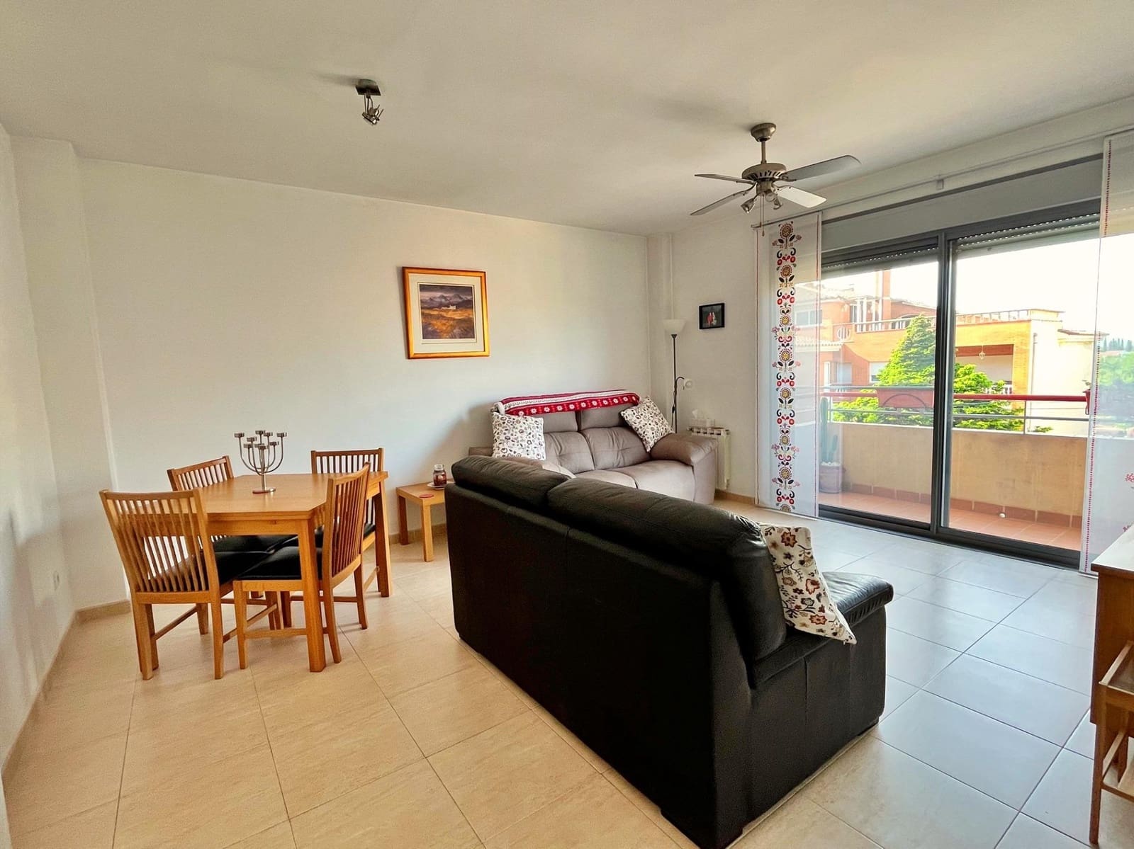 4 bedroom Flat for sale in Santa Barbara with garage - € 108,000 (Ref: 9833600)