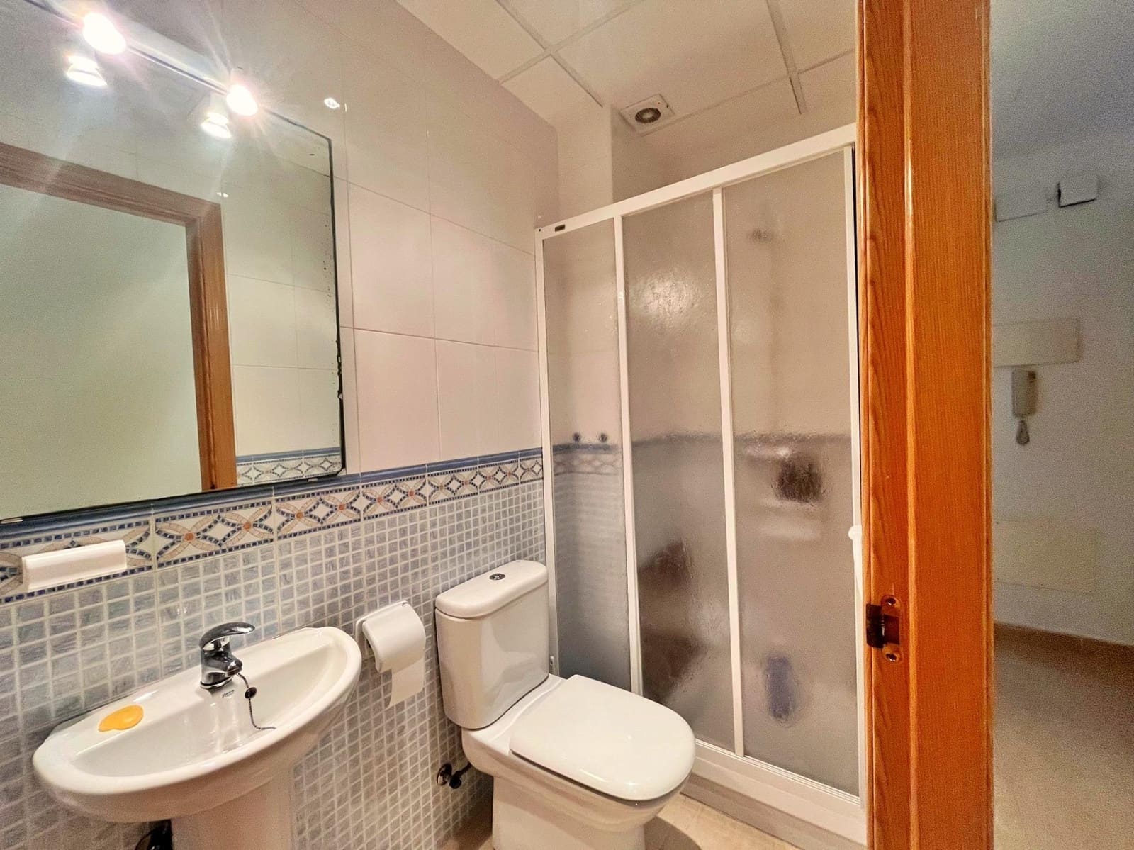 4 bedroom Flat for sale in Santa Barbara with garage - € 108,000 (Ref: 9833600)