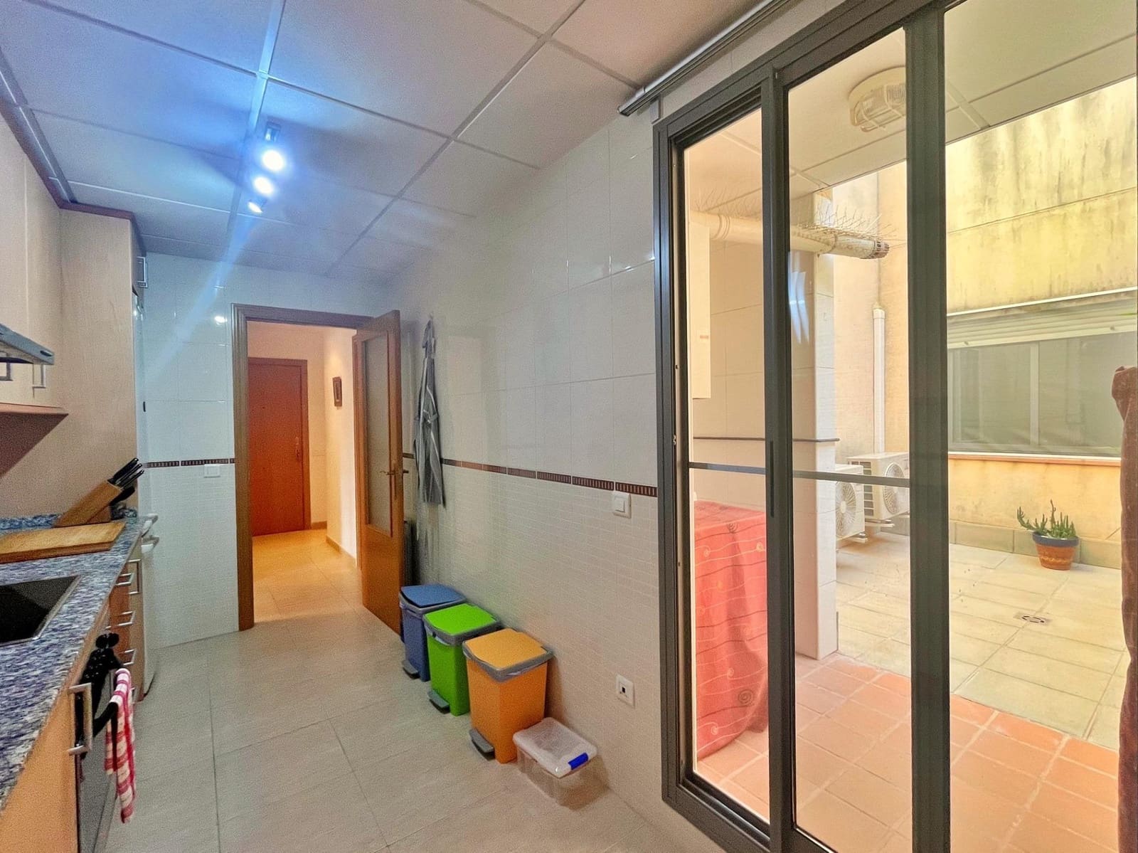 4 bedroom Flat for sale in Santa Barbara with garage - € 108,000 (Ref: 9833600)