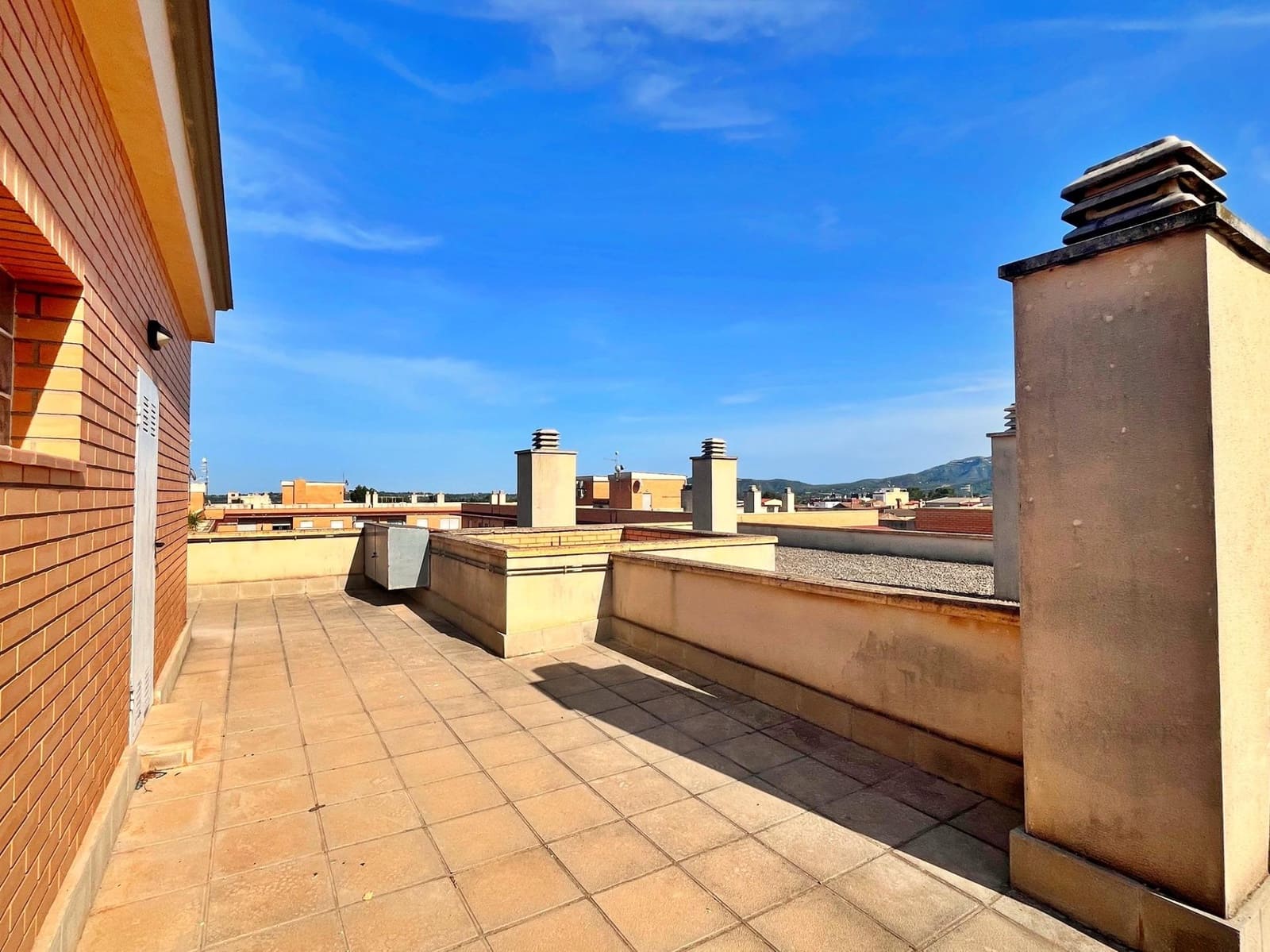 4 bedroom Flat for sale in Santa Barbara with garage - € 108,000 (Ref: 9833600)