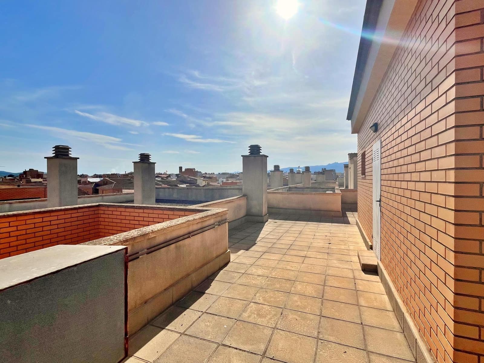 4 bedroom Flat for sale in Santa Barbara with garage - € 108,000 (Ref: 9833600)