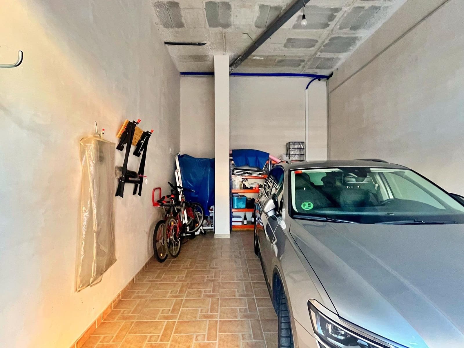 4 bedroom Flat for sale in Santa Barbara with garage - € 108,000 (Ref: 9833600)