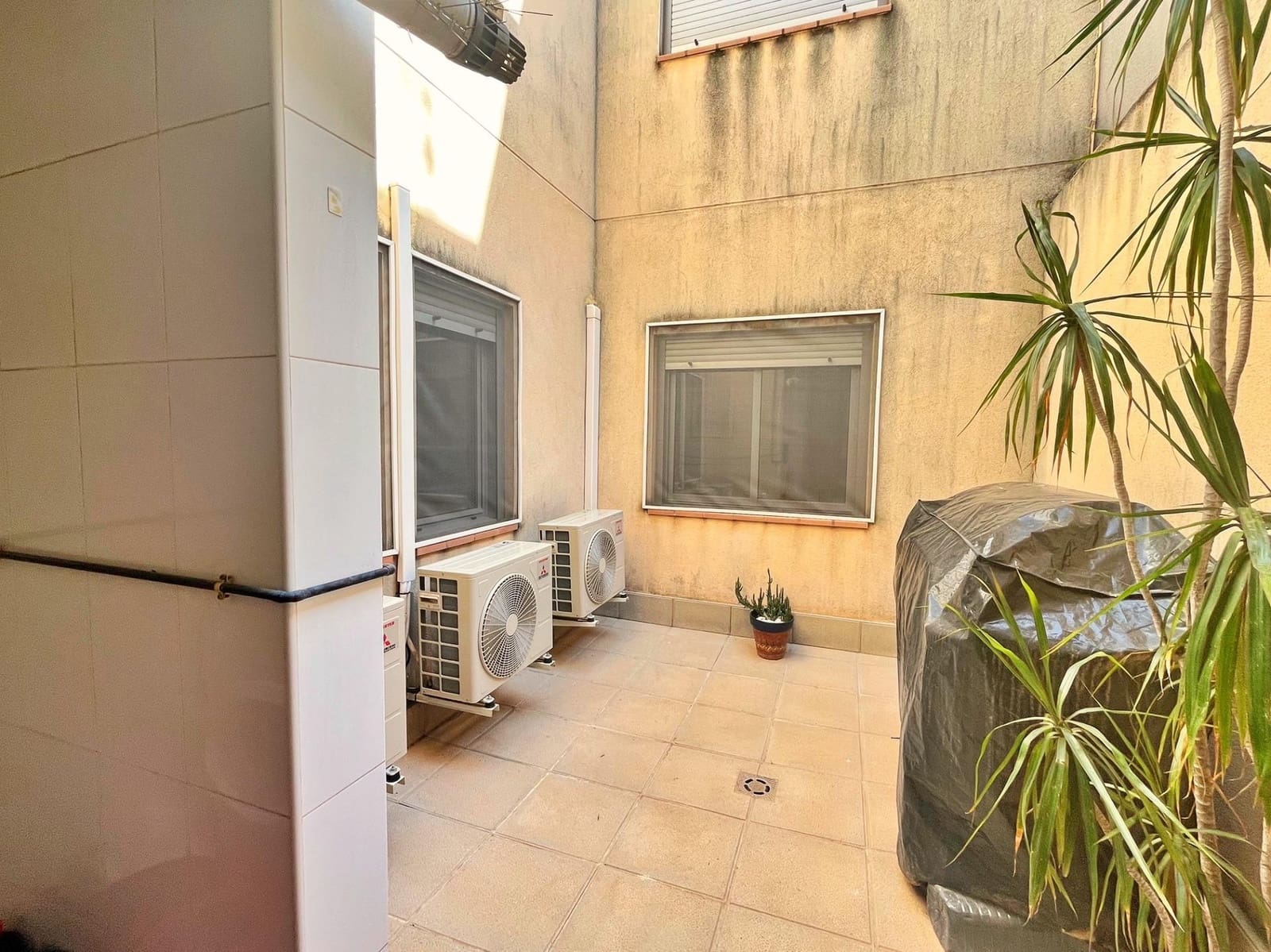 4 bedroom Flat for sale in Santa Barbara with garage - € 108,000 (Ref: 9833600)