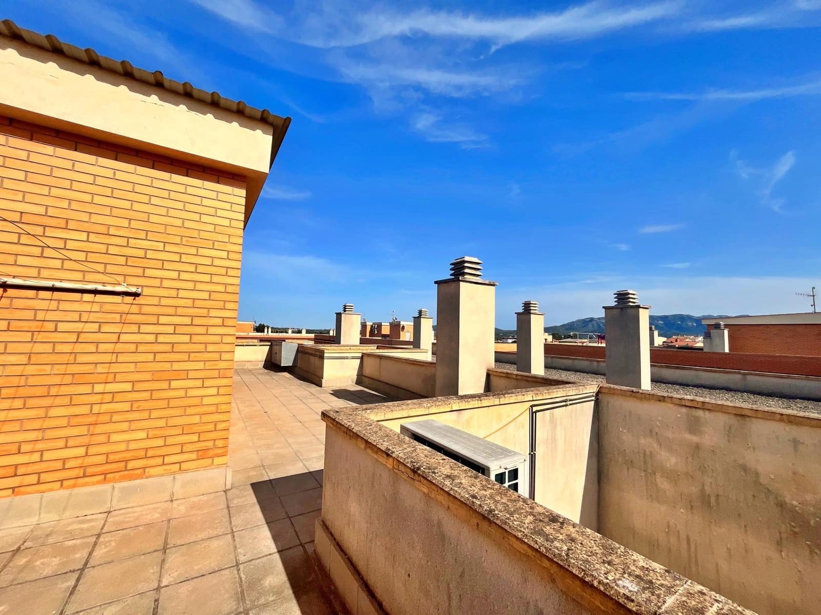 4 bedroom Flat for sale in Santa Barbara with garage - € 108,000 (Ref: 9833600)