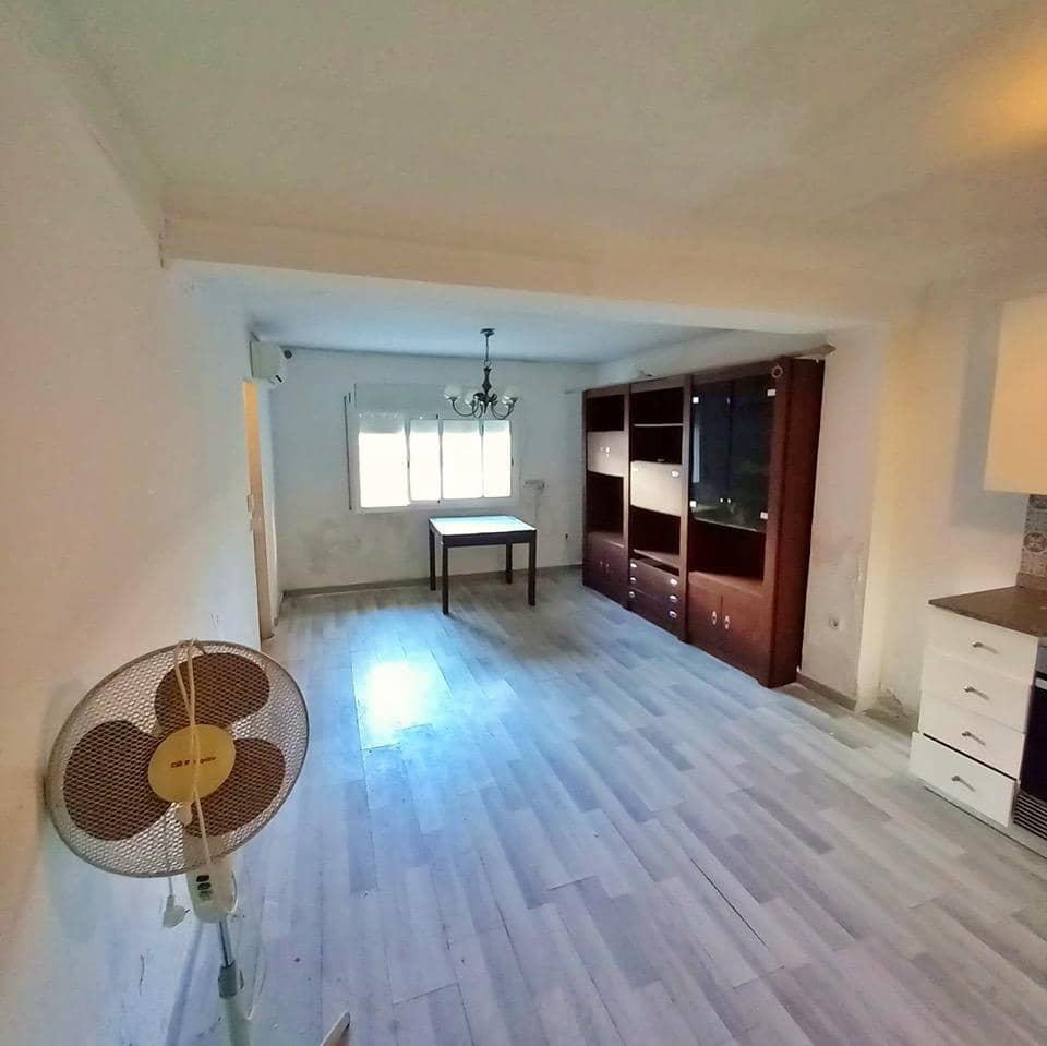 6 bedroom Townhouse for sale in Tivenys - € 76,000 (Ref: 9839169)