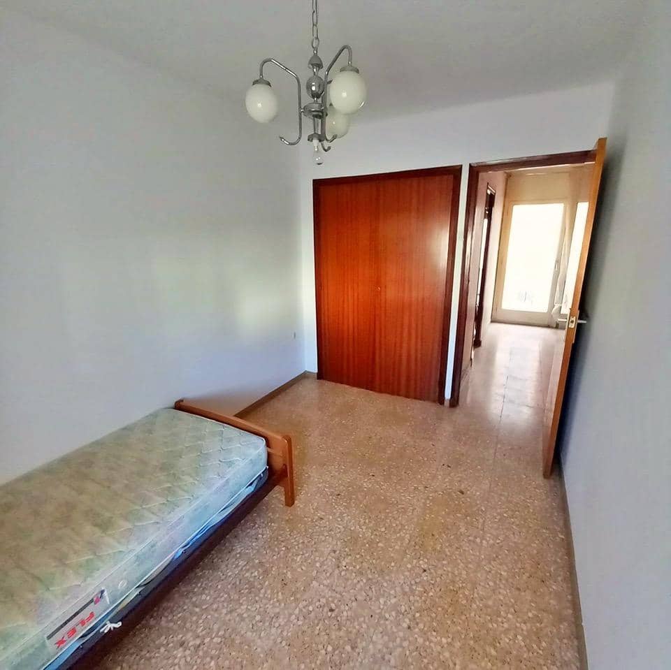 6 bedroom Townhouse for sale in Tivenys - € 76,000 (Ref: 9839169)