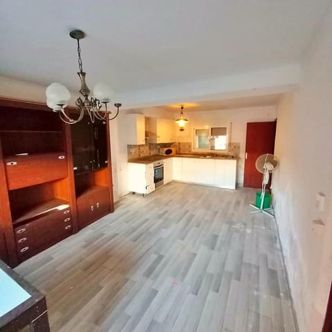 6 soverom Hus til salgs i Tivenys - € 76 000 (Ref: 9839169)