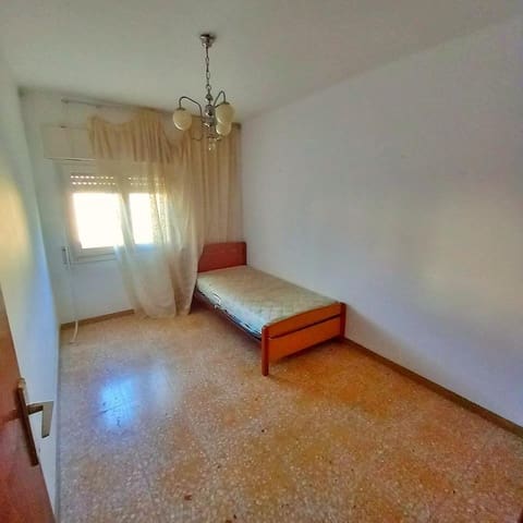 6 soverom Hus til salgs i Tivenys - € 76 000 (Ref: 9839169)
