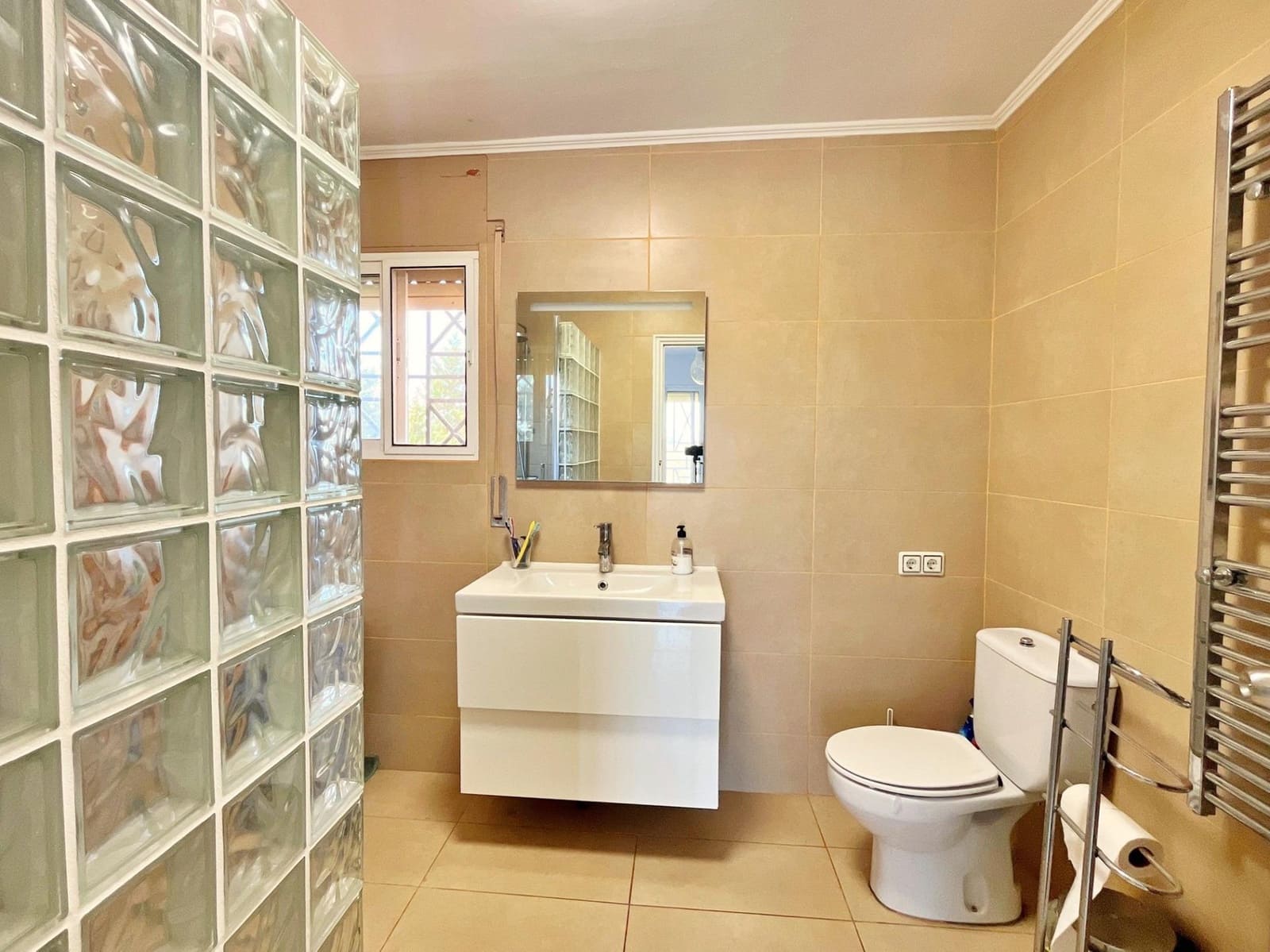 2 bedroom Villa for sale in Roquetes with pool garage - € 245,000 (Ref: 9860045)