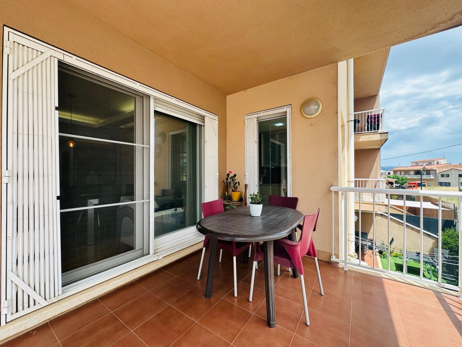 3 bedroom Flat for sale in Masdenverge - € 97,500 (Ref: 9922255)