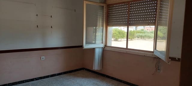 4 slaapkamer Huis te koop in Deltebre - € 99.000 (Ref: 9922257)