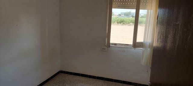 4 slaapkamer Huis te koop in Deltebre - € 99.000 (Ref: 9922257)