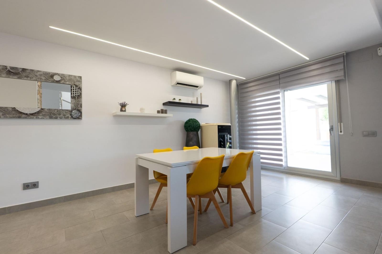 3 slaapkamer Villa te koop in Sant Jaume d'Enveja met garage - € 335.000 (Ref: 9945654)