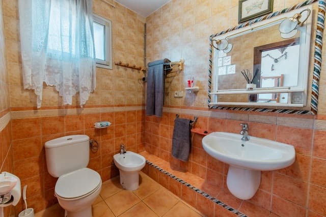 Chalet de 5 habitaciones en El Perelló en venta con piscina - 494.000 € (Ref: 9973277)