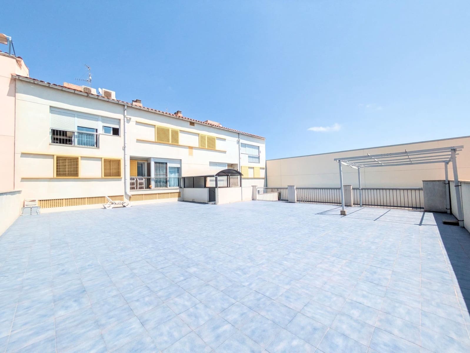 4 soveværelse Penthouse til salg i Sant Jaume d'Enveja med swimmingpool - € 191.000 (Ref: 9998778)