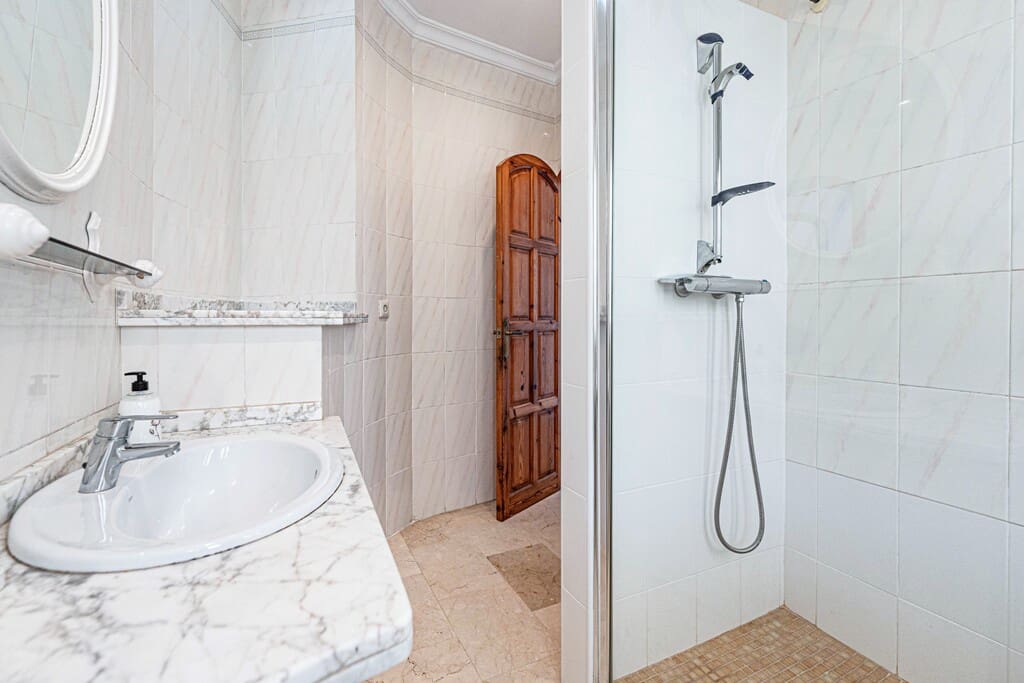 4 quarto Moradia para venda em Nerja com piscina garagem - 1 600 000 € (Ref: 10075387)