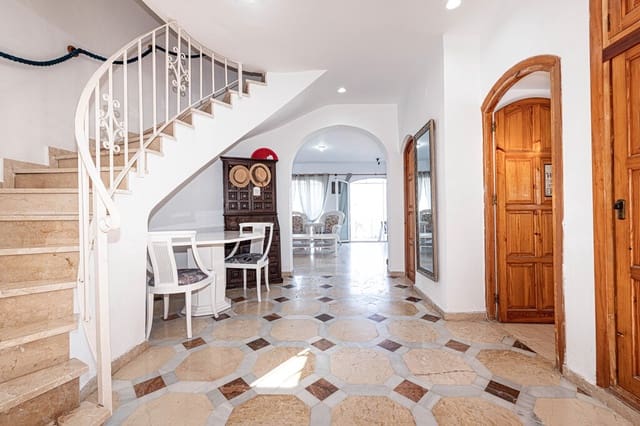 4 chambre Villa/Maison à vendre à Nerja avec piscine garage - 1 600 000 € (Ref: 10075387)