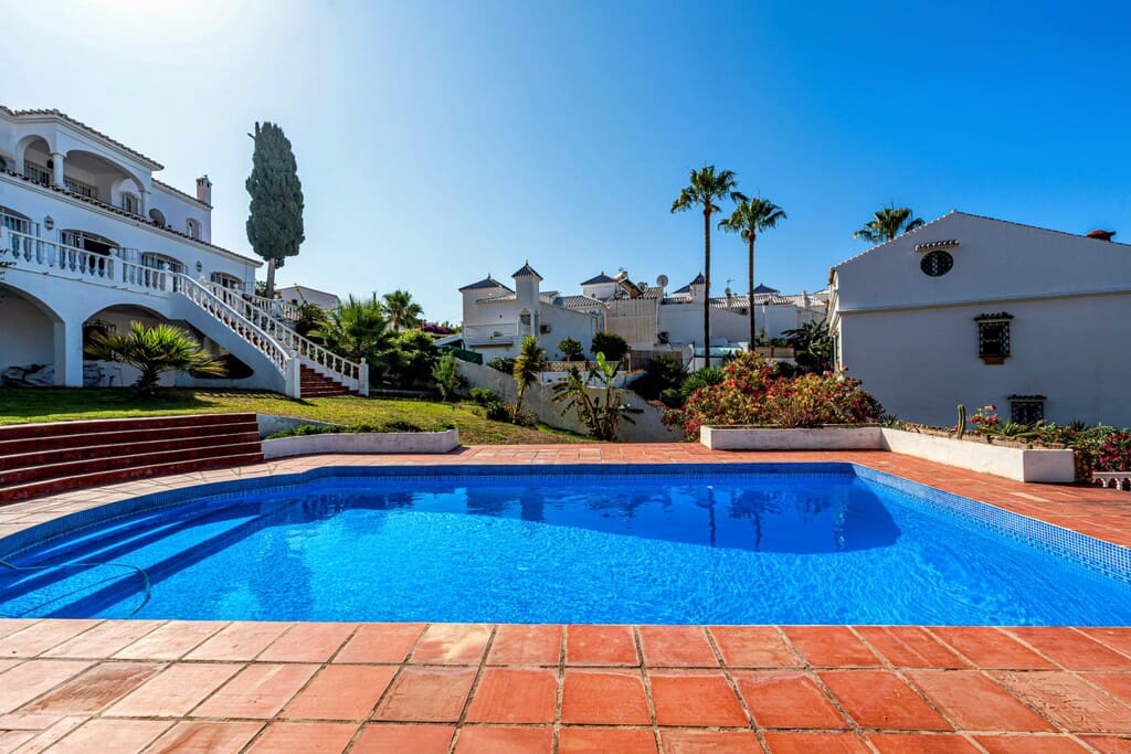 4 quarto Moradia para venda em Nerja com piscina garagem - 1 600 000 € (Ref: 10075387)