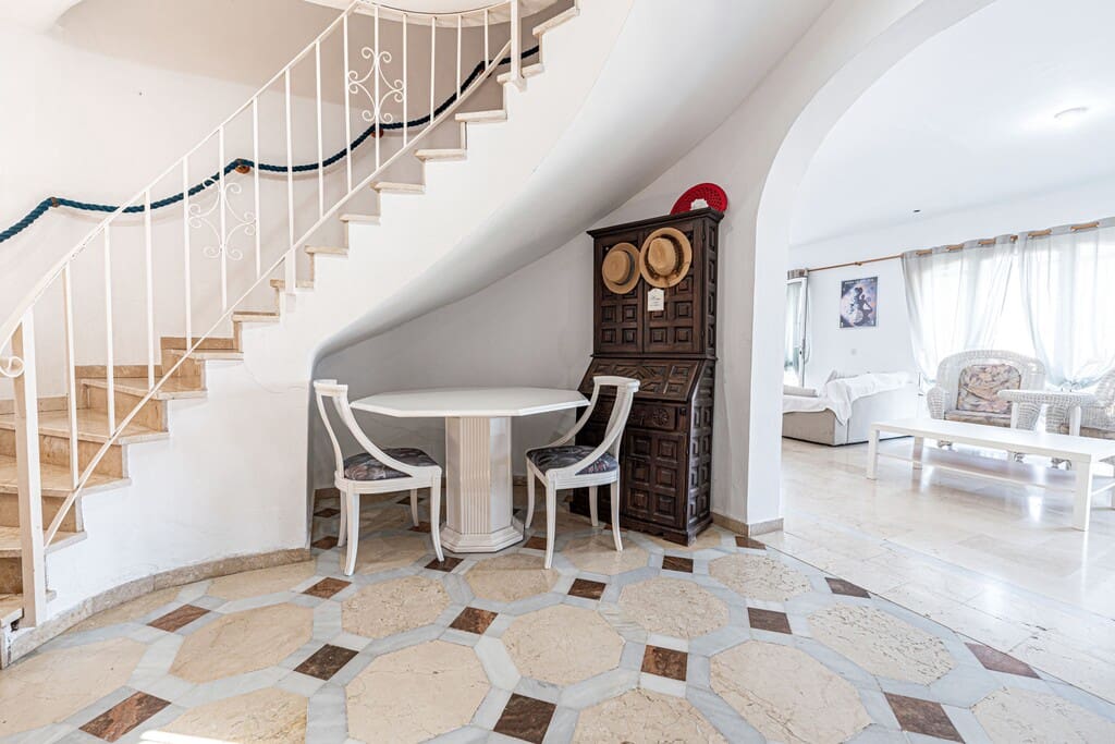 4 quarto Moradia para venda em Nerja com piscina garagem - 1 600 000 € (Ref: 10075387)