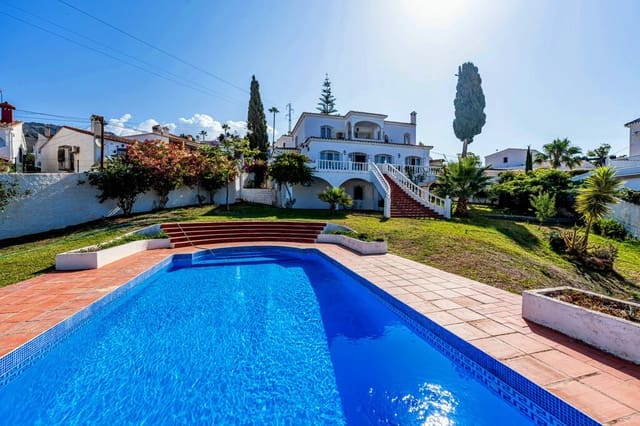 4 chambre Villa/Maison à vendre à Nerja avec piscine garage - 1 600 000 € (Ref: 10075387)